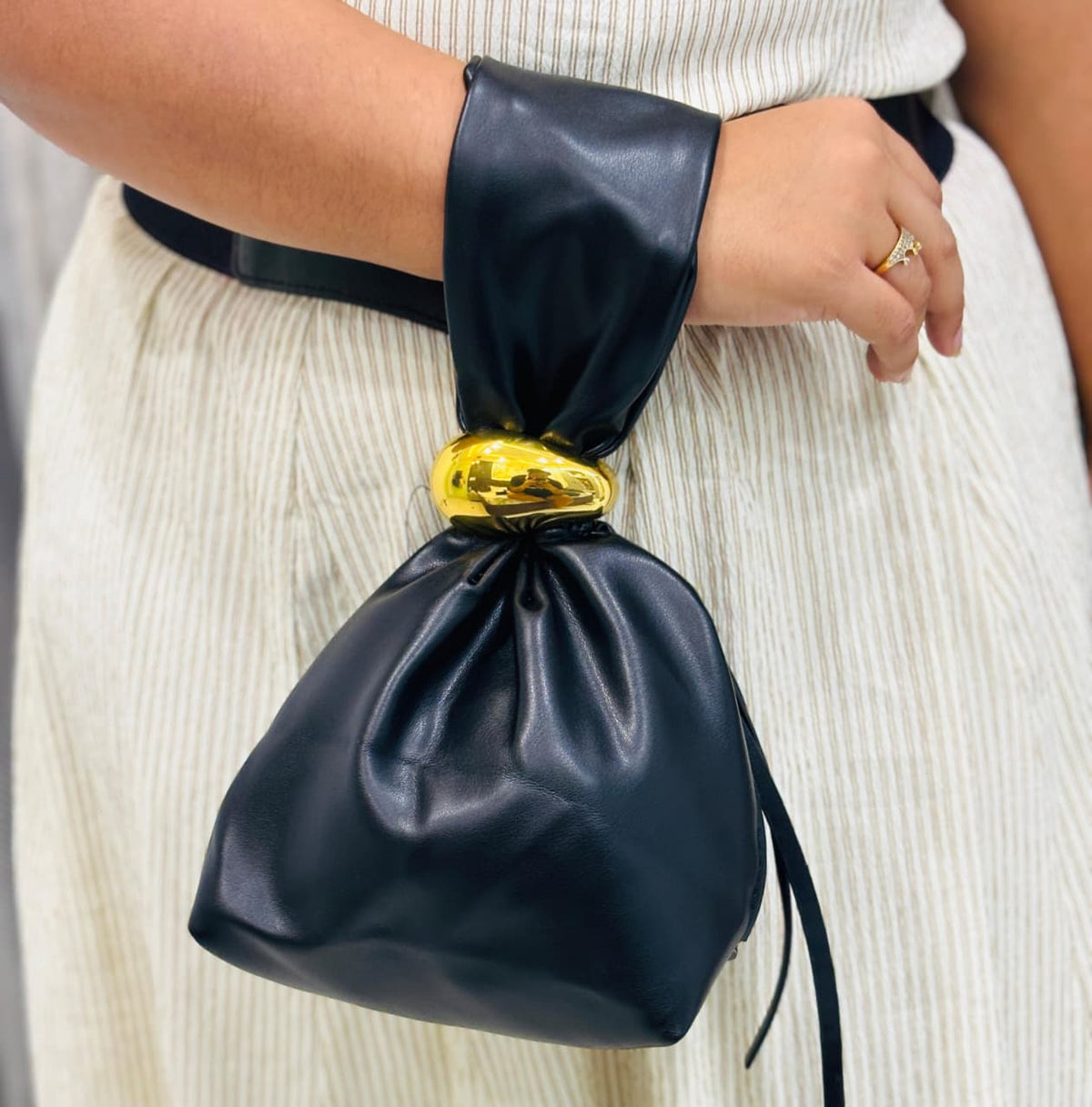 Fashion Knot Handle Party Hand Bag – 1 Zip