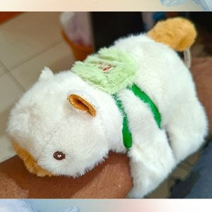 CAPYBARA SLAP BAND SOFT TOY (WHITE) WITH TAIL SPINNING FUNCTION | GIFT FOR BOY AND GIRL